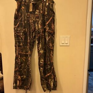 Men's Camouflage Cargo Pants NWT